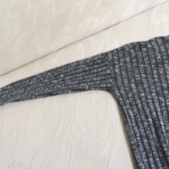 American Eagle Black&Gray Turtleneck Size S - Picture 6 of 6